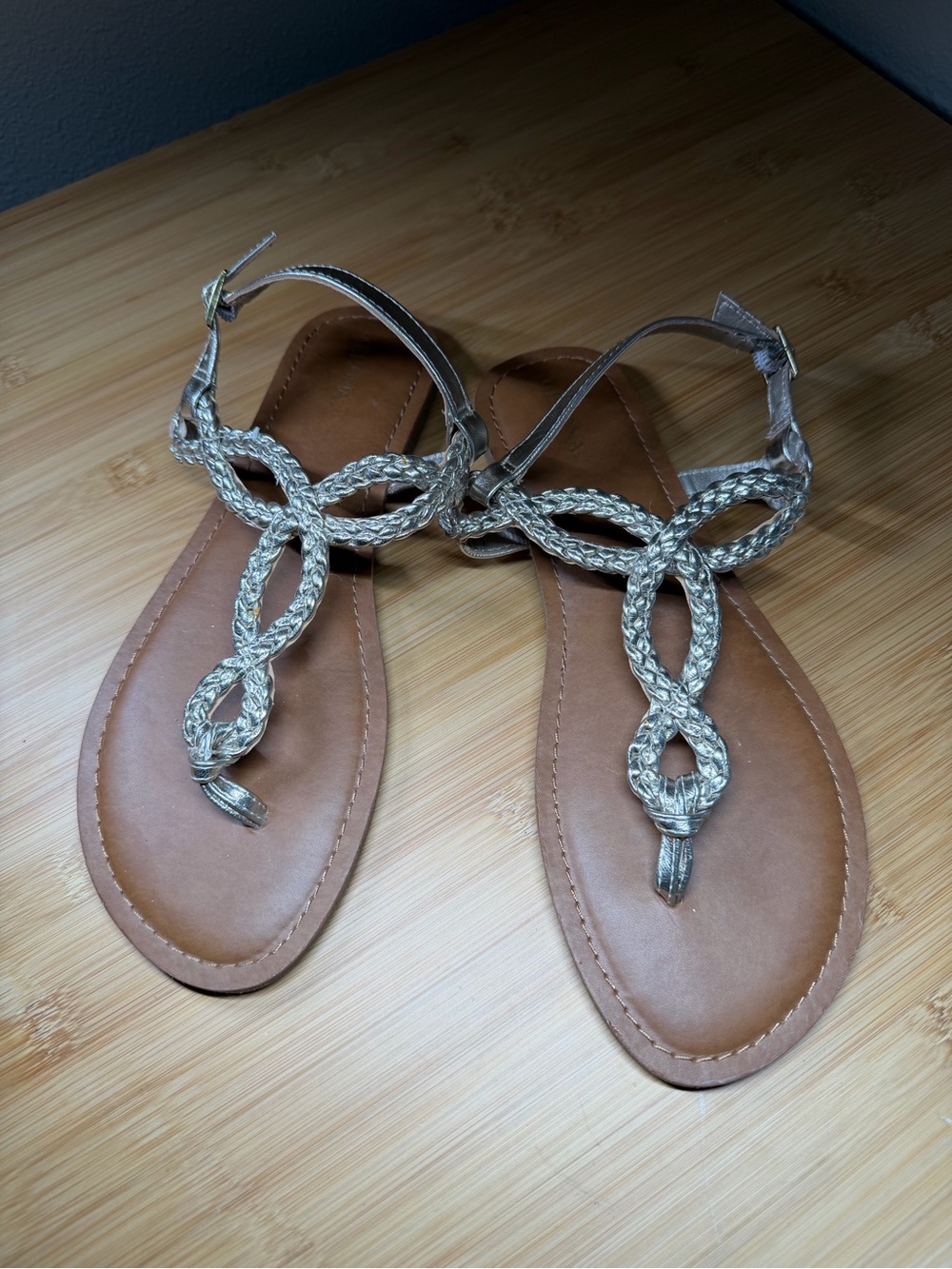 Merona Women Jana Braided T-Strap Thong Sandals Metallic Silver Size 9.5